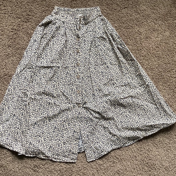 Flowery A-Line Skirt - Picture 2 of 3